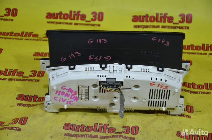 Панель приборов Honda Civic 8 5D