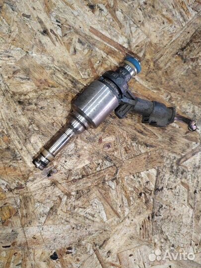 Форсунка топливная Volkswagen Passat CC рест. 2013