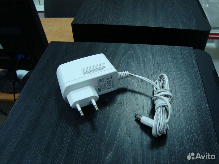 Блок питания 12V на 2A новый
