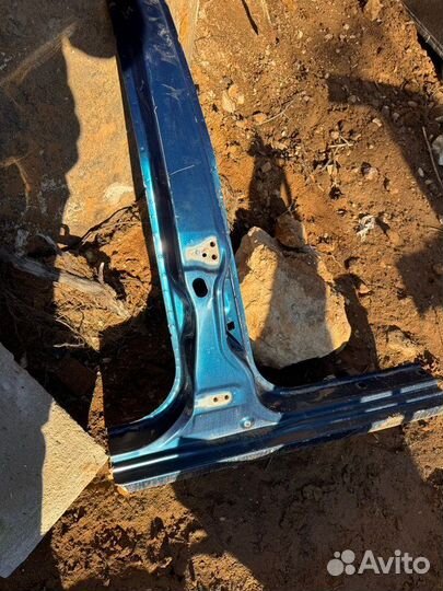 Центральная стойка кузова Mitsubishi Lancer 9