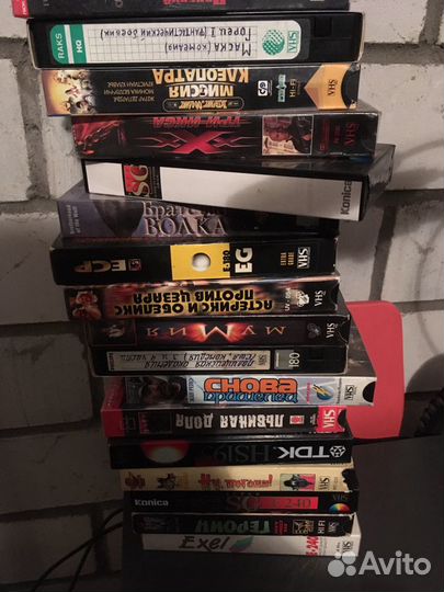 VHS видео кассеты