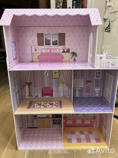 Кукольный дом с мебелью