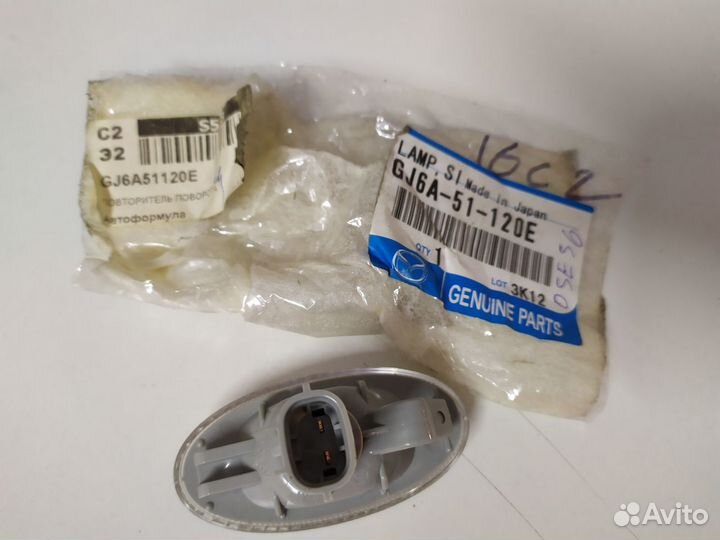 Повторитель поворота правый Mazda 3