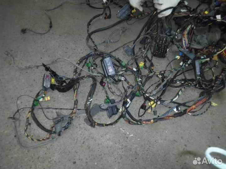 Коса подкапотная Volkswagen Tiguan cava 2009