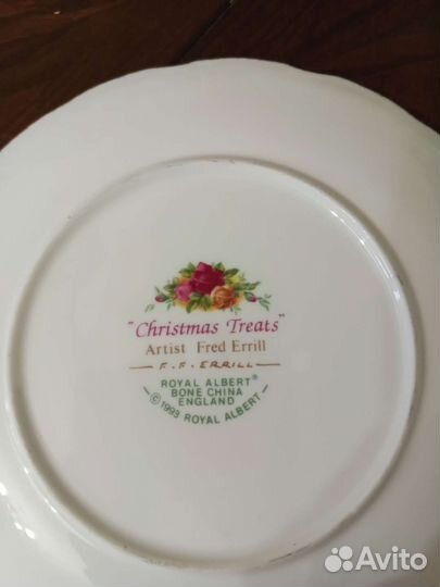 Тарелка настенная Royal Albert