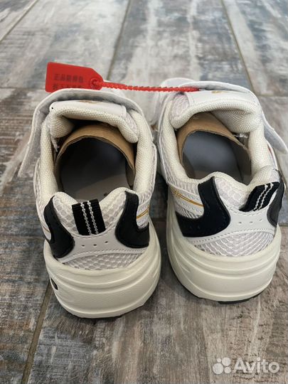 Кроссовки детские NB