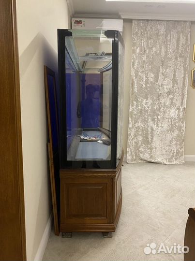 Аквариум с тумбой 1500л