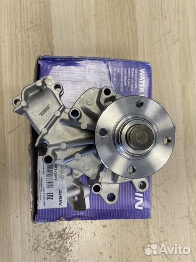 Водяная помпа Toyota Prado-Hilux