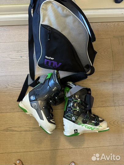 Горнолыжные ботинки