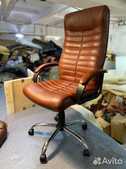 Офисное кресло