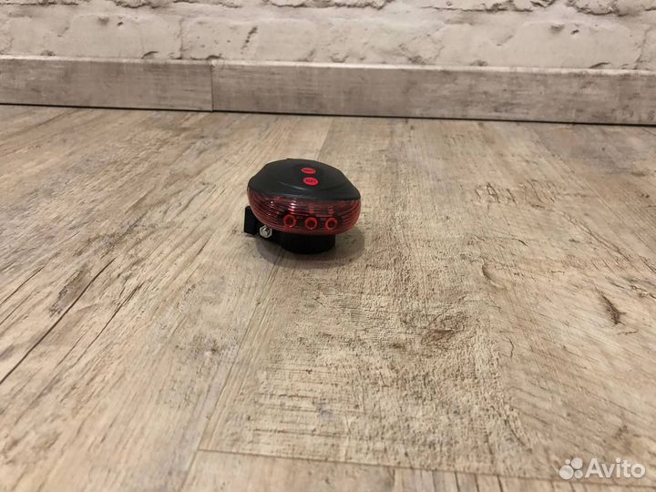 Задний фонарь для велосипеда с лазерами