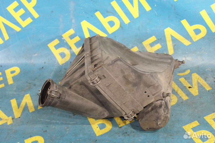 Корпус воздушного фильтра Mercedes-Benz W202