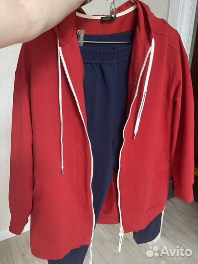 Женский спортивный костюм