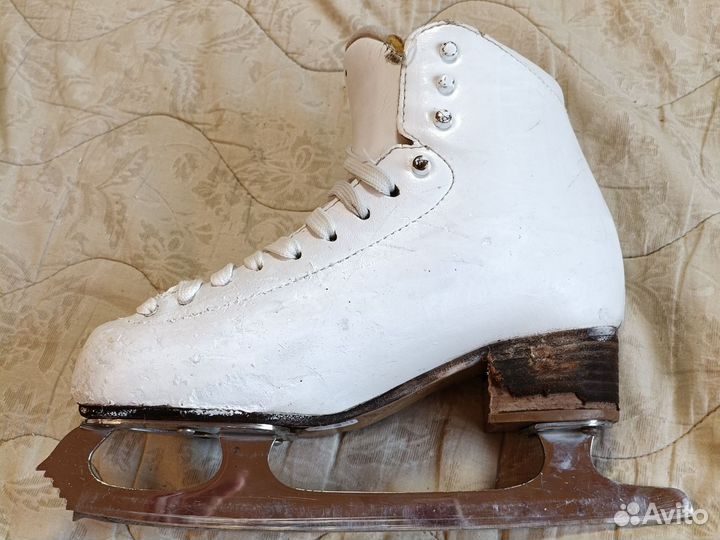 Коньки фигурные Risport RF3 Pro 240