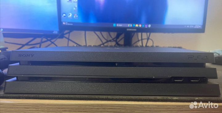 Sony PlayStation ps4 pro 1tb + 5 игр rdr2 и др