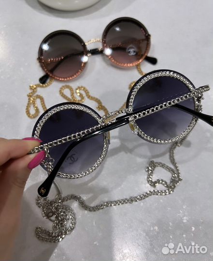 Солнцезащитные очки женские Chanel с цепочкой
