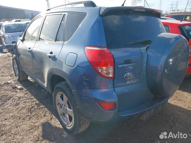 В разборе Toyota Rav 4 3 2.0 i 2006 г