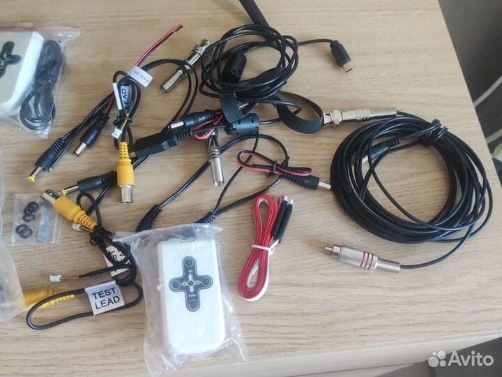 Пульт, кабель, разъемы для видеонаблюдения