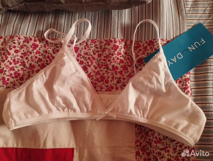 Новый бюстгальтер для девочки