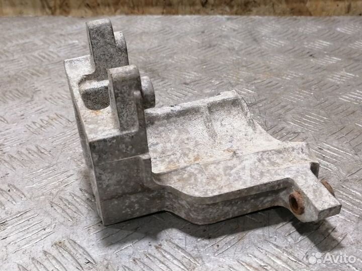 Кронштейн другой Mazda 3 BK бк