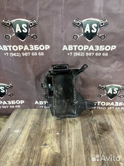 Bmw x4 g02 кронштейн блока предохранителей