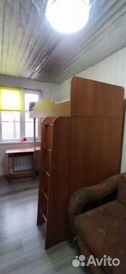 Детская кровать чердак со столом и шкафом