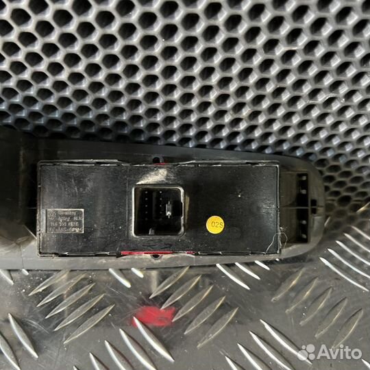 Блок управления стеклоподъемниками Volkswagen Toua