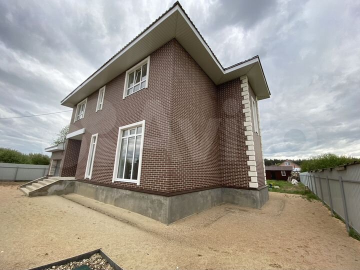 Дом 279 м² на участке 12 сот.