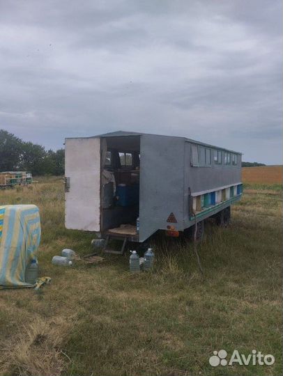 Продаётся пчелопавильон на 20 семей. В наличии 14
