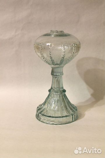 Старинная керосиновая лампа