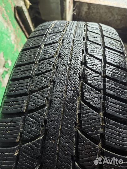 Triangle LL01 235/60 R18