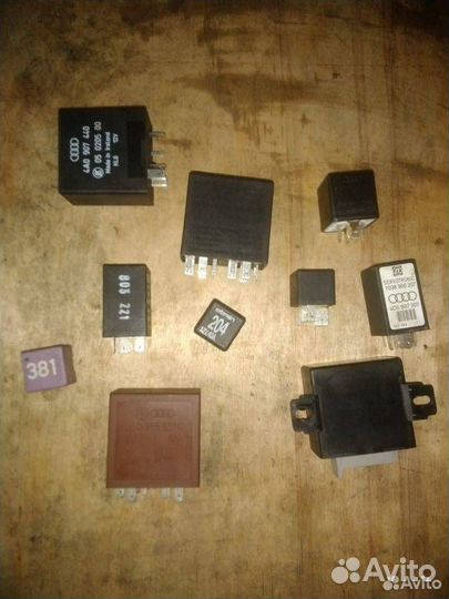 Реле электровентилятора Audi A8 D2/4D 1998