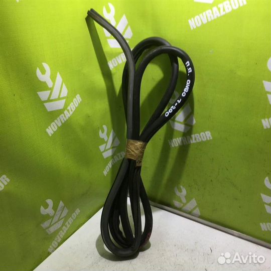 Уплотнитель двери Шевроле Авео Т200 03-08