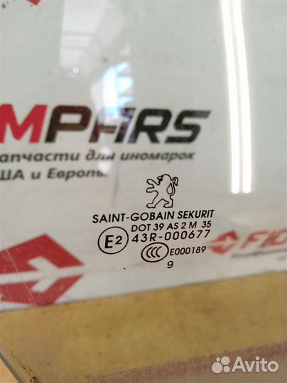 Стекло двери передней правой Peugeot 308 cc