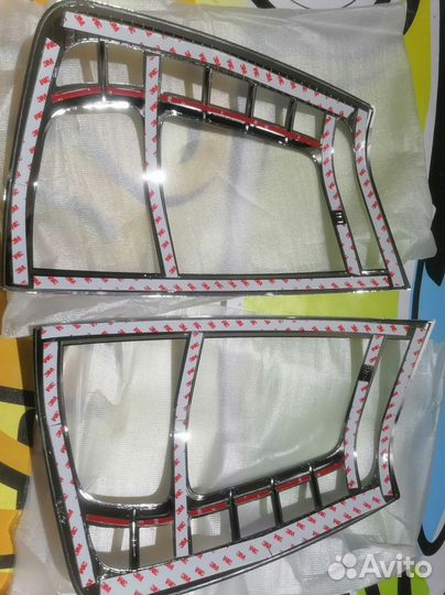 Накладка заднего фонаря KIA Carnival II