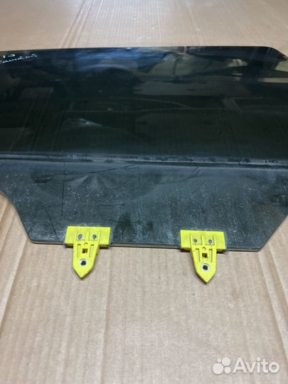 Стекло заднее правое Nissan Qashqai j10 кашкай