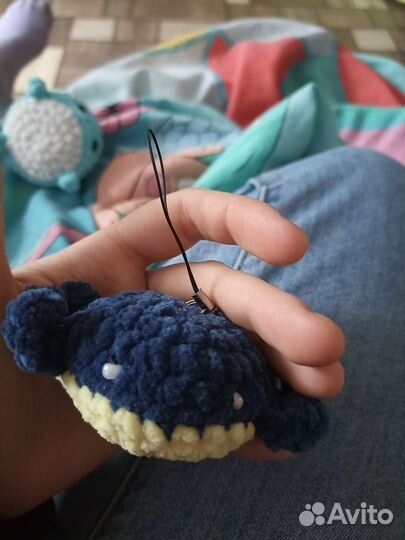 Вязаный брелок