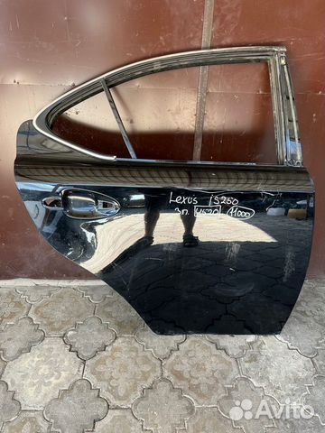 Задняя правая дверь Lexus is250 оригинал 4520