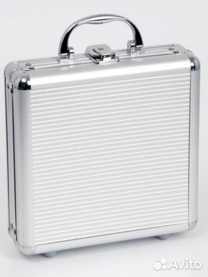 Покер в металлическом кейсе (карты 2 колоды, фишки