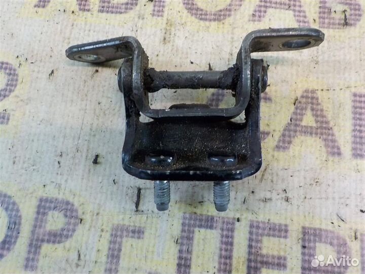 Петля двери задней левой верхняя Toyota Land Crui