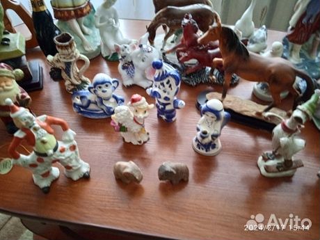 Старинные статуэтки