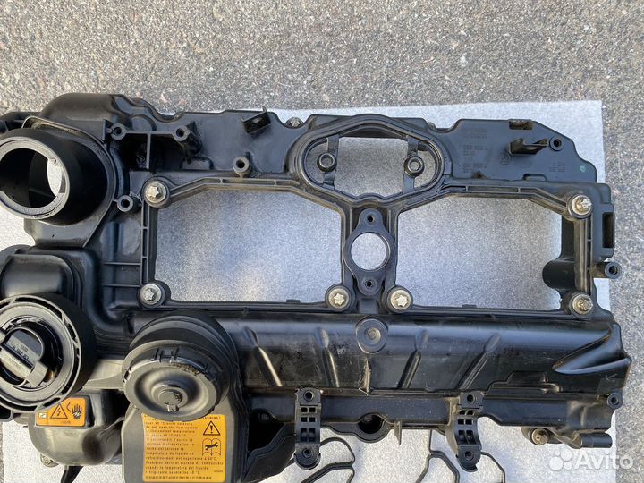 Клапанная крышка 11 12 7 588 412