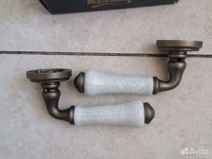 Дверные ручки межкомнатные с замком