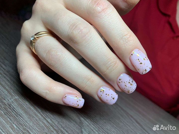 Маникюр с покрытием лаком