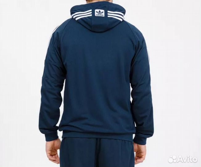 Спортивный костюм adidas