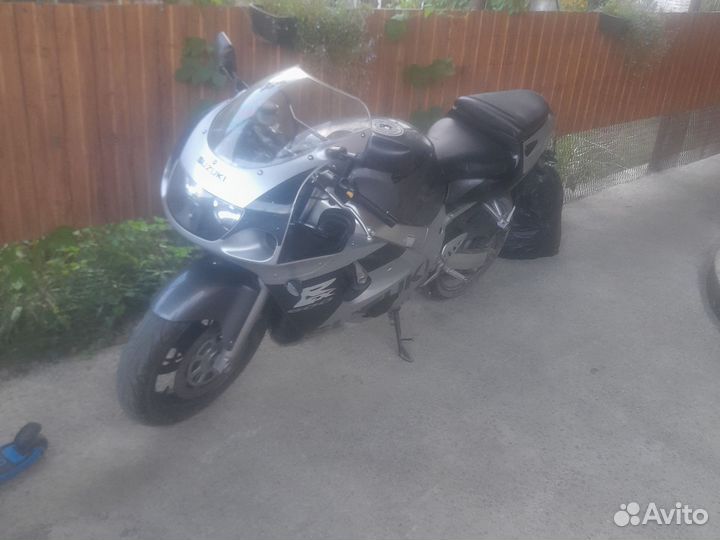 Suzuki gsx r600