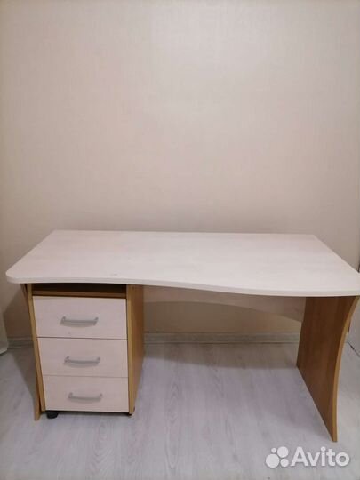 Детский письменный стол бу