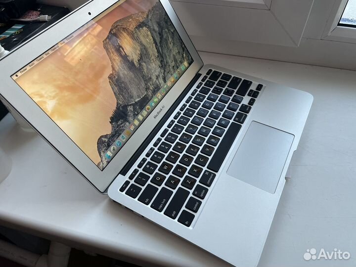 Apple MacBook Air 11 A1370 с двумя зарядками