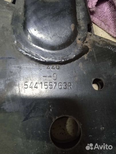 Подрамник Рено сндеро 2