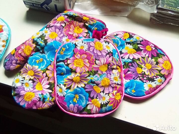 Варежка и две прихватки